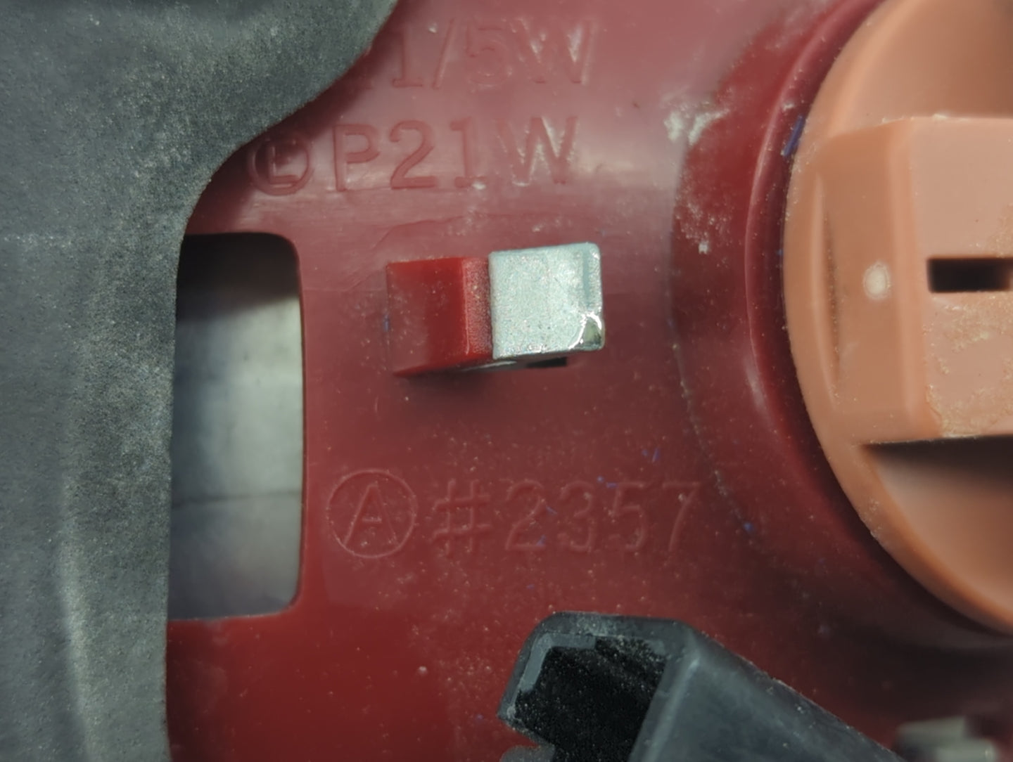 2004-2006 Kia Amanti Tail Light Assembly Driver Left OEM Fits Fits 2004 2005 2006 OEM Used Auto Parts - Oemusedautoparts1.co
