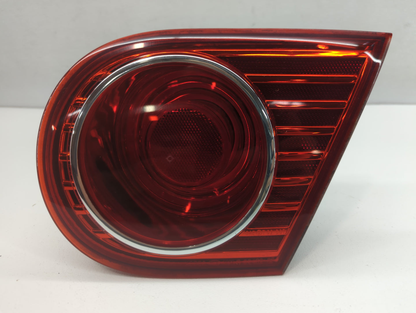 2006 Kia Amanti Tail Light Assembly Passenger Right OEM P/N:92402-3F Fits Fits 2004 2005 OEM Used Auto Parts - Oemusedautopa