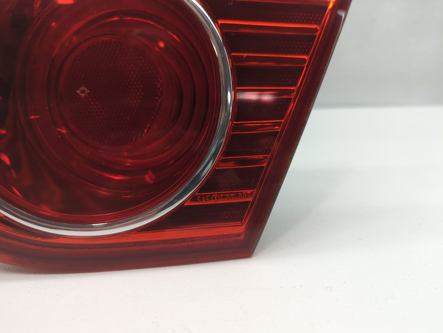2006 Kia Amanti Tail Light Assembly Passenger Right OEM P/N:92402-3F Fits Fits 2004 2005 OEM Used Auto Parts - Oemusedautopa