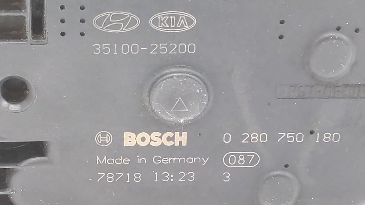 2006-2010 Kia Optima Throttle Body P/N:35100-25400 35100-25200 Fits Fits 2006 2007 2008 2009 2010 2011 2012 2013 OEM Used Au