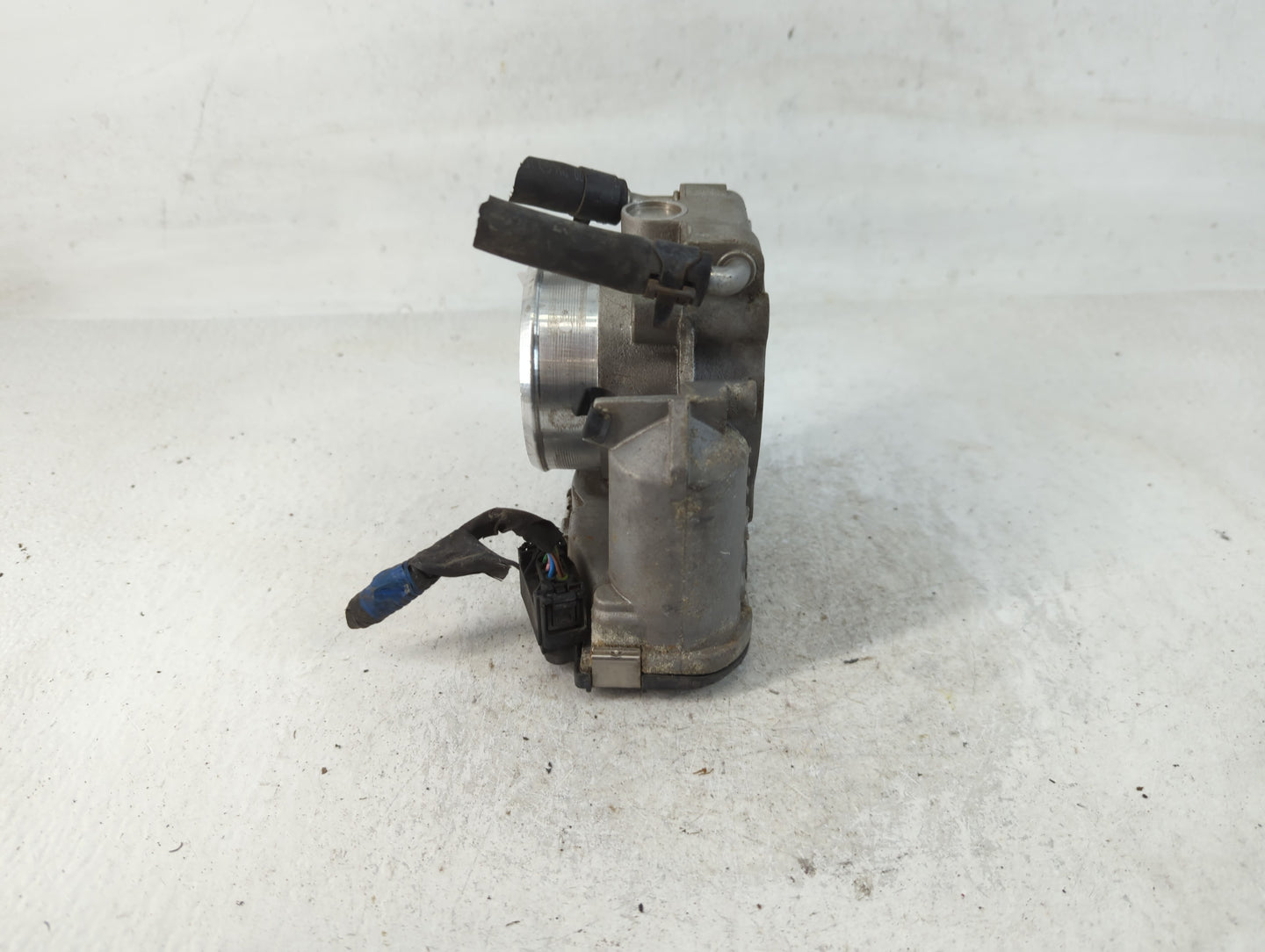 2006-2010 Kia Optima Throttle Body P/N:35100-25200 Fits Fits 2006 2007 2008 2009 2010 2011 2012 2013 OEM Used Auto Parts - O
