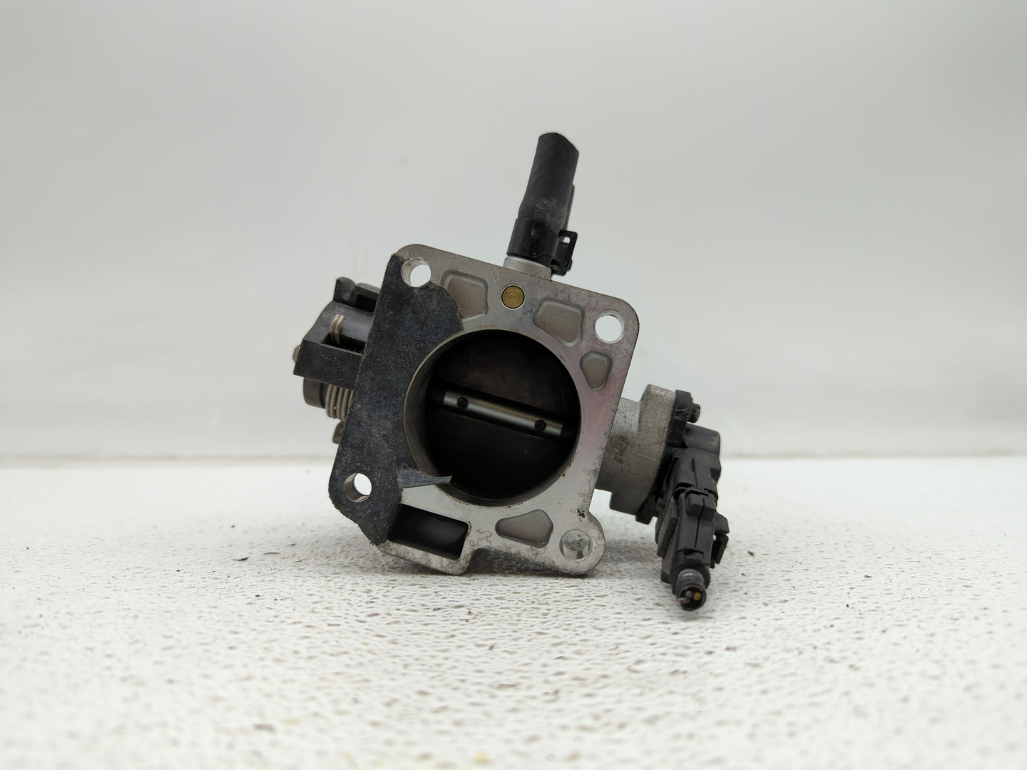 2006-2011 Kia Rio Throttle Body P/N:35170-26900 35100-26860 Fits Fits 2006 2007 2008 2009 2010 2011 OEM Used Auto Parts - Oe