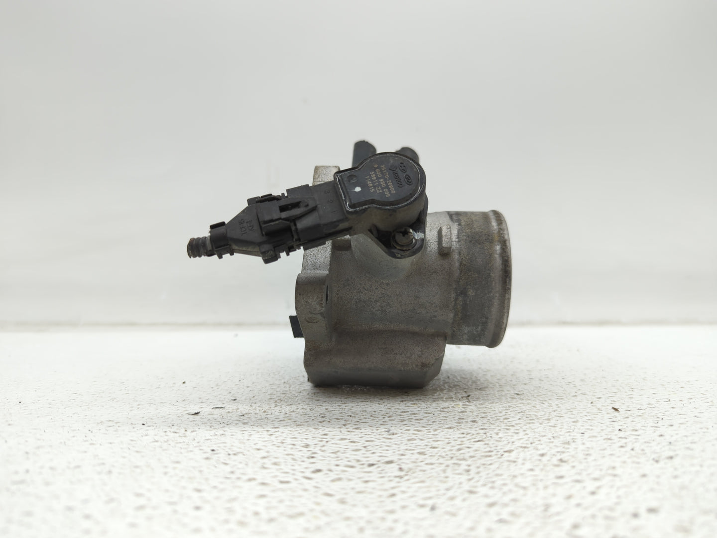 2006-2011 Kia Rio Throttle Body P/N:35170-26900 35100-26860 Fits Fits 2006 2007 2008 2009 2010 2011 OEM Used Auto Parts - Oe