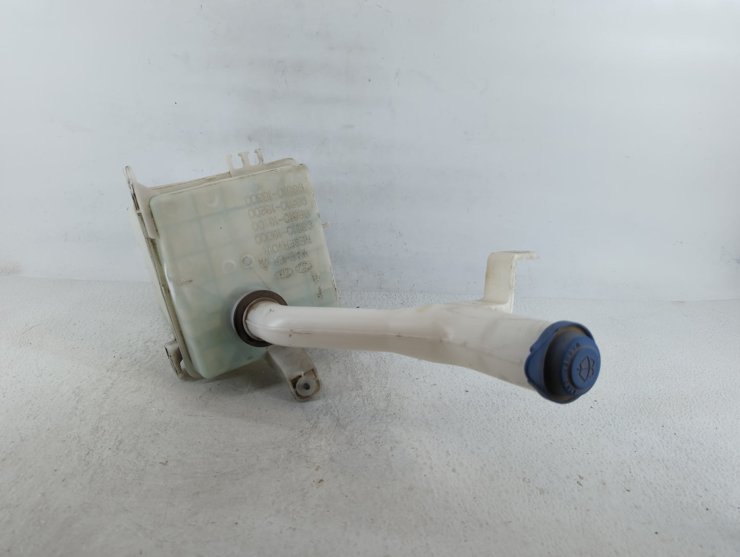 2006-2011 Kia Rio Windshield Washer Fluid Reservoir Bottle Oem - Oemusedautoparts1.com