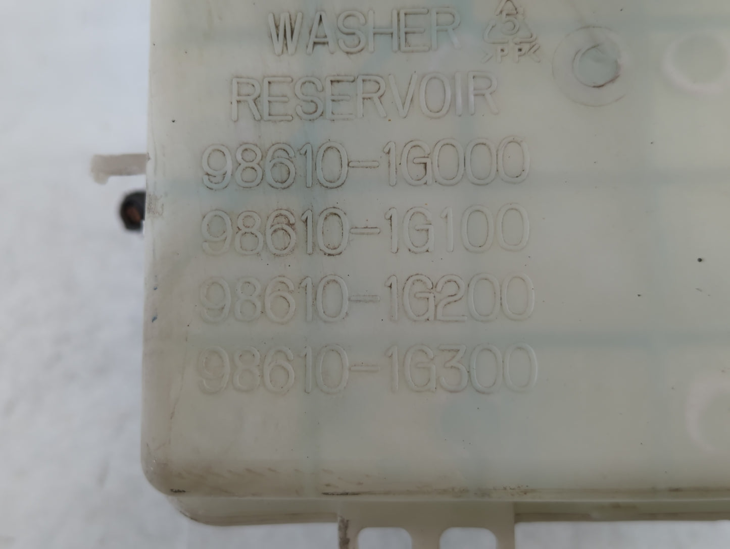 2006-2011 Kia Rio Windshield Washer Fluid Reservoir Bottle Oem - Oemusedautoparts1.com