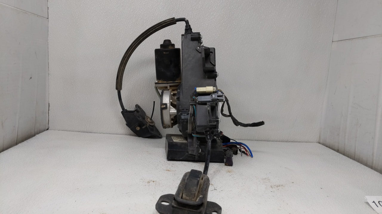 2006-2011 Kia Sedona Driver Left Front Window Regulator - Oemusedautoparts1.com