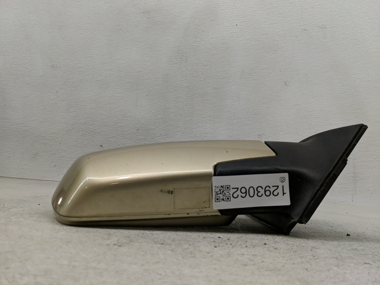 2006 Kia Sedona Driver Side View Mirror - Left Door Mirror OEM Used - Oemusedautoparts1.com