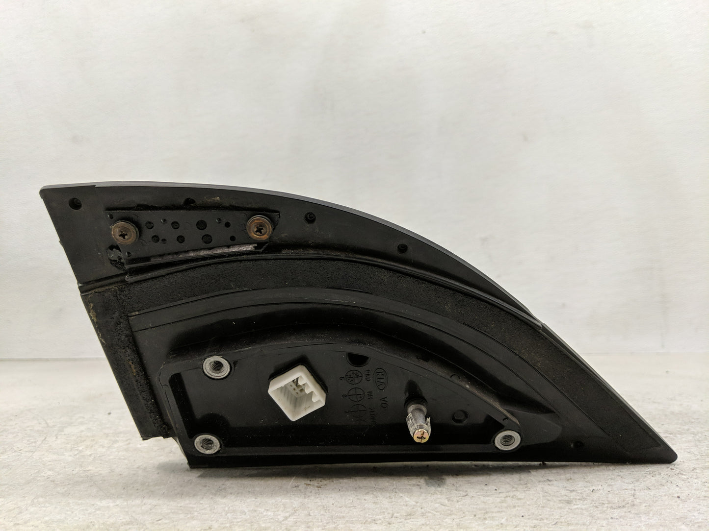 2006 Kia Sedona Driver Side View Mirror - Left Door Mirror OEM Used - Oemusedautoparts1.com