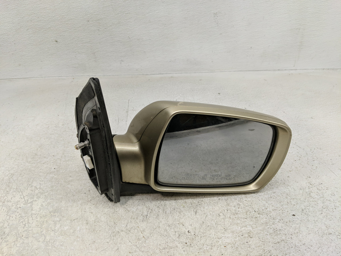 2006 Kia Sedona Driver Side View Mirror - Left Door Mirror OEM Used - Oemusedautoparts1.com