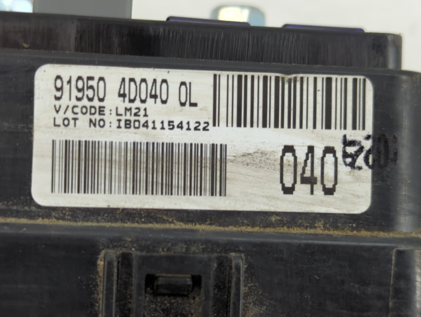 2006-2010 Kia Sedona Fusebox Fuse Box Panel Relay Module P/N:91950 4D040 Fits Fits 2006 2007 2008 2009 2010 OEM Used Auto Pa