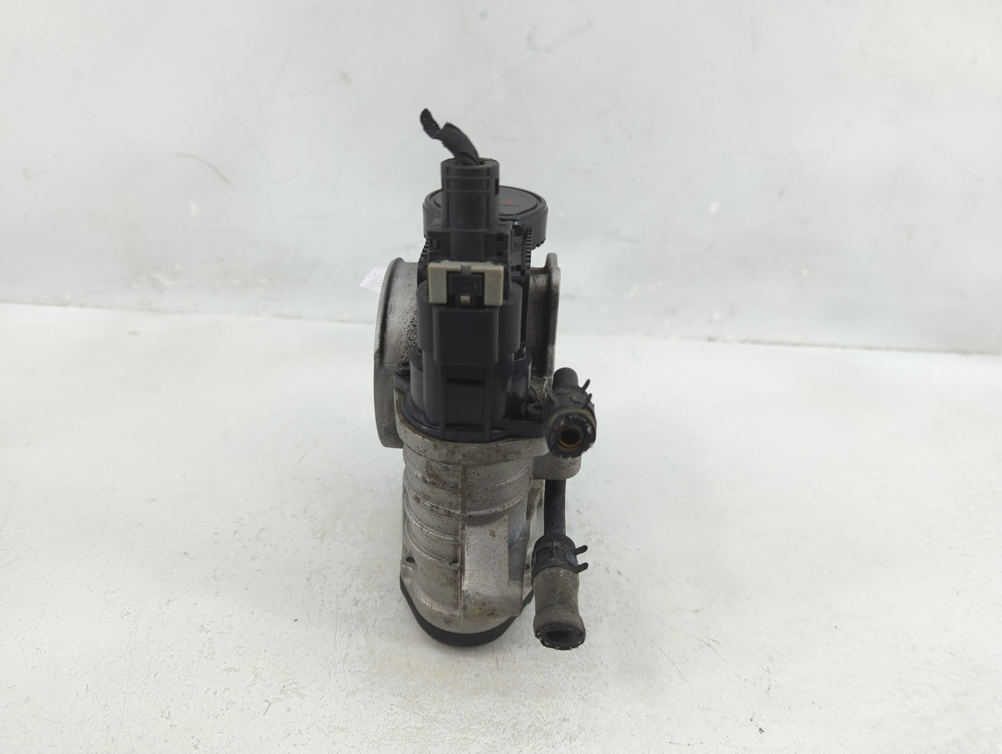 2006-2010 Kia Sedona Throttle Body P/N:35100-3C200 Fits Fits 2006 2007 2008 2009 2010 2011 2012 OEM Used Auto Parts - Oemuse