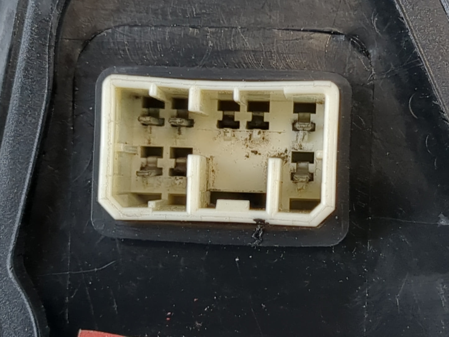 2003-2009 Kia Sorento Driver Left Side View Manual Door Mirror Black - Oemusedautoparts1.com