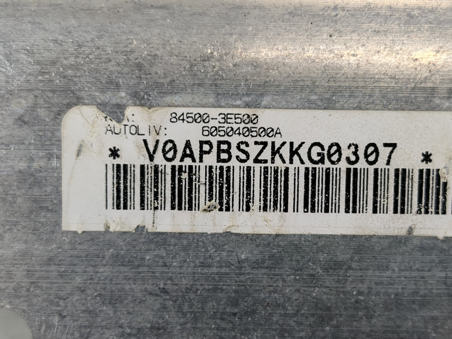 2005-2006 Kia Sorento Air Bag Passenger Right Dashboard OEM P/N:605040500A V0APBSZKKG0307, 84500-3E500 Fits Fits 2005 2006 O