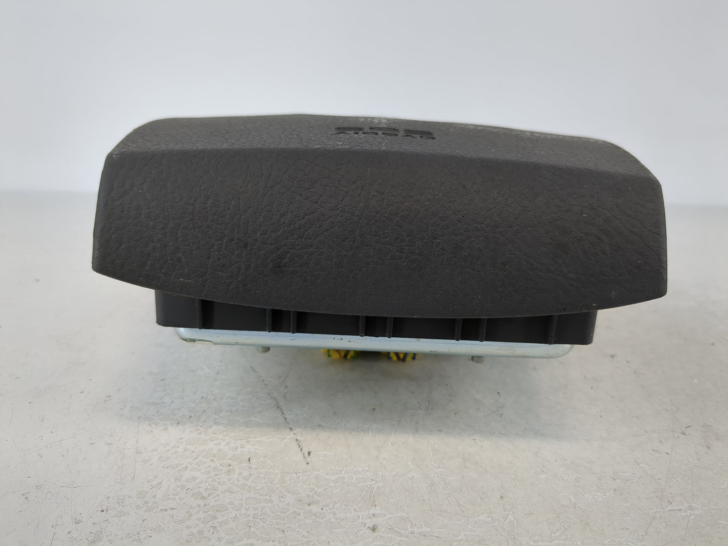 2005-2006 Kia Sorento Air Bag Driver Left Steering Wheel Mounted P/N:605040602B Fits Fits 2005 2006 OEM Used Auto Parts - Oe