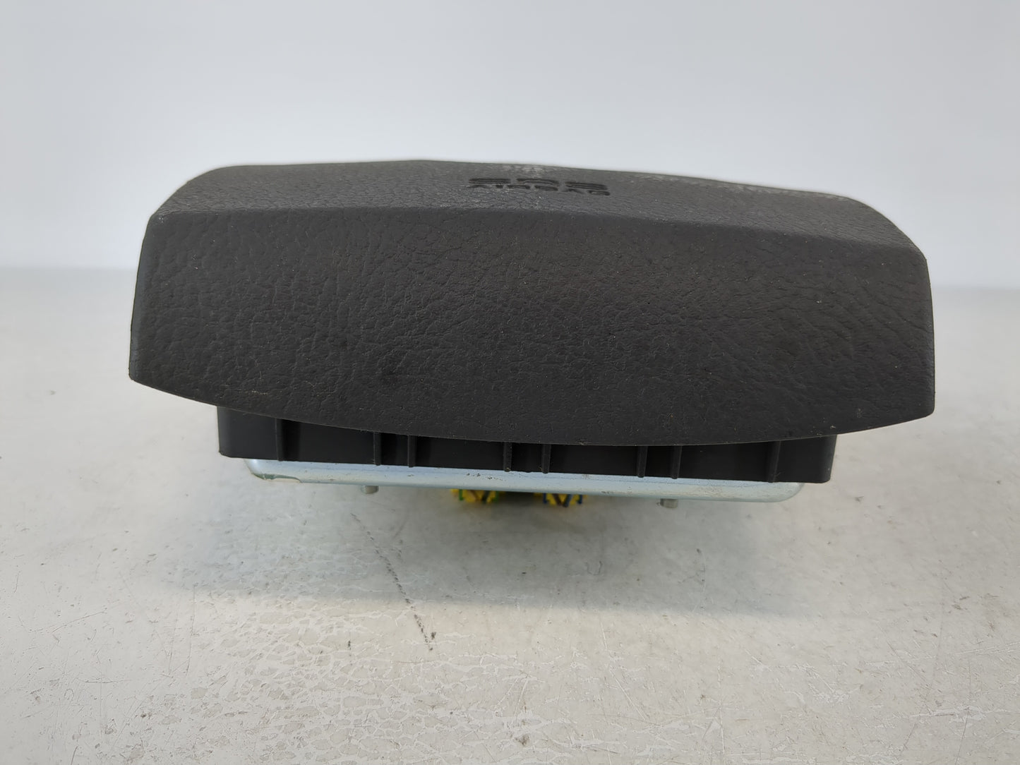 2005-2006 Kia Sorento Air Bag Driver Left Steering Wheel Mounted P/N:605040602B Fits Fits 2005 2006 OEM Used Auto Parts - Oe