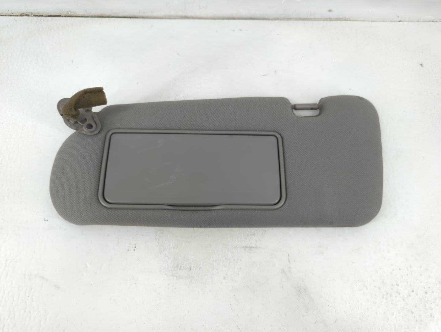 2005-2007 Kia Sorento Sun Visor Shade Replacement Driver Left Mirror Fits Fits 2005 2006 2007 OEM Used Auto Parts - Oemuseda