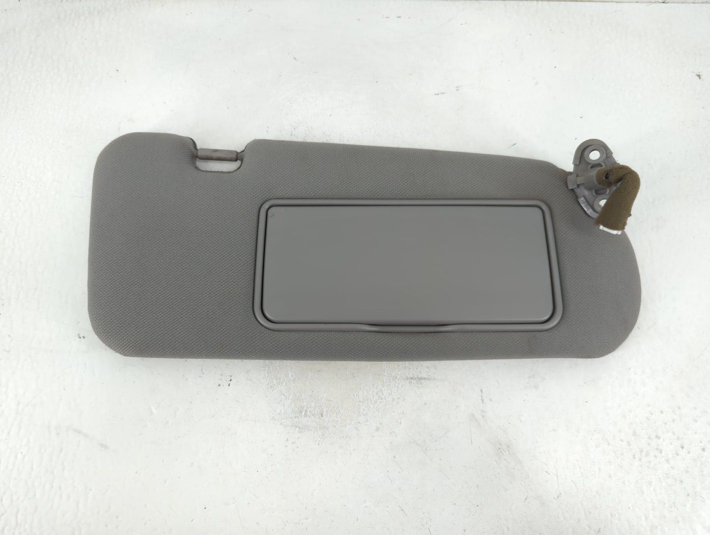 2005-2007 Kia Sorento Sun Visor Shade Replacement Passenger Right Mirror Fits Fits 2005 2006 2007 OEM Used Auto Parts - Oemu