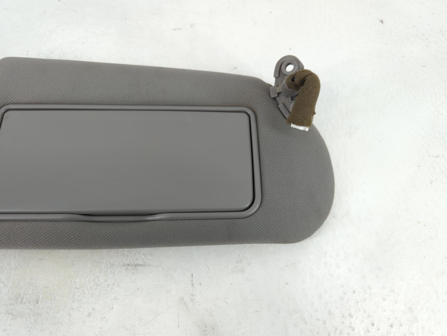 2005-2007 Kia Sorento Sun Visor Shade Replacement Passenger Right Mirror Fits Fits 2005 2006 2007 OEM Used Auto Parts - Oemu