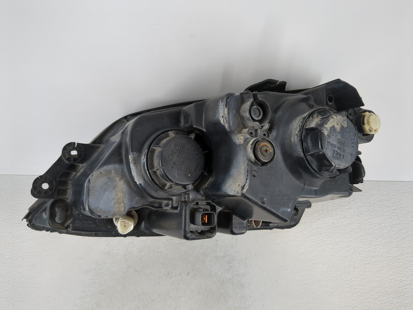 2005-2006 Kia Sorento Passenger Right Oem Head Light Headlight Lamp - Oemusedautoparts1.com