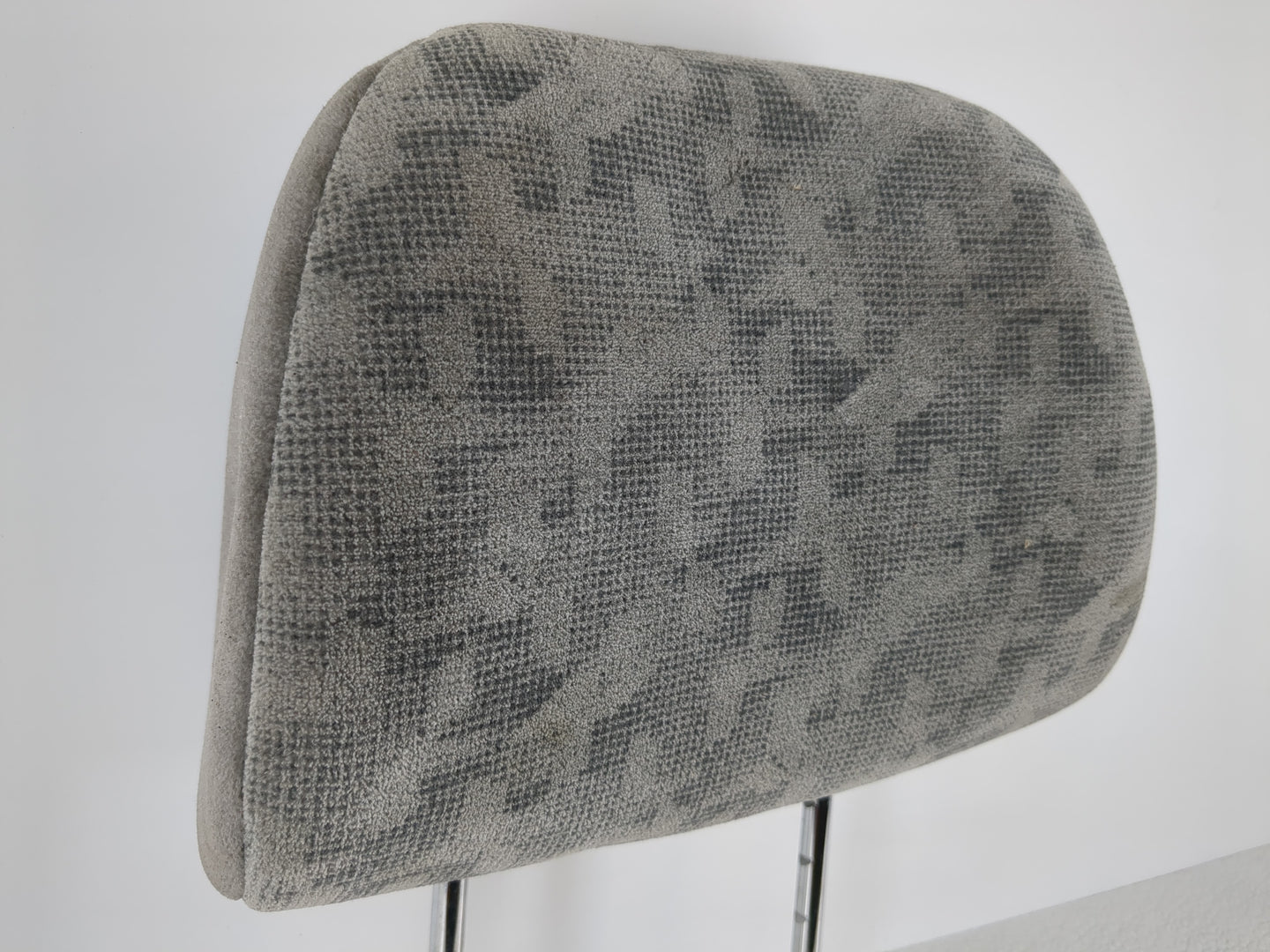 2003-2006 Kia Sorento Headrest Head Rest Front Driver Passenger Seat Fits Fits 2003 2004 2005 2006 OEM Used Auto Parts - Oem