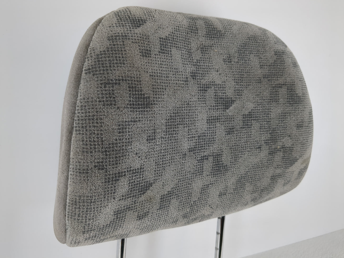 2003-2006 Kia Sorento Headrest Head Rest Front Driver Passenger Seat Fits Fits 2003 2004 2005 2006 OEM Used Auto Parts - Oem