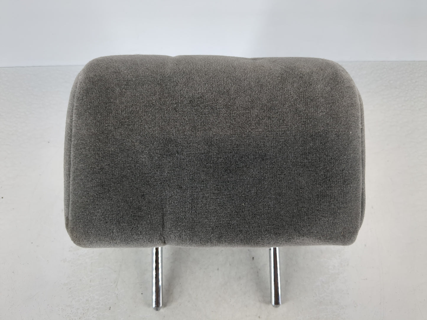 2003-2006 Kia Sorento Headrest Head Rest Rear Center Seat Fits Fits 2003 2004 2005 2006 OEM Used Auto Parts - Oemusedautopar