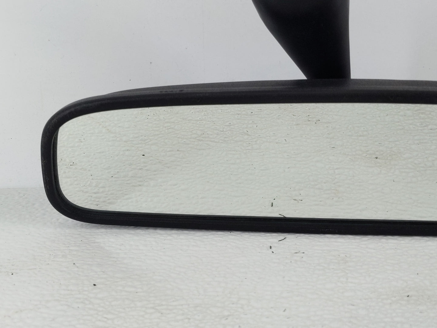 2006 Kia Sorento Interior Rear View Mirror Replacement OEM P/N:85101-34000 Fits OEM Used Auto Parts - Oemusedautoparts1.com
