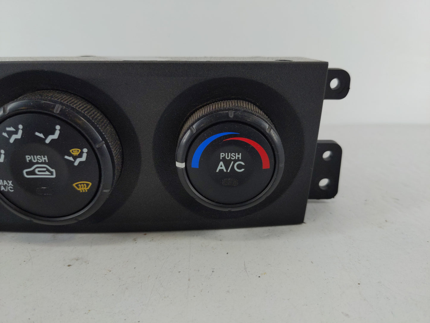 2003-2006 Kia Sorento Climate Control Module Temperature AC/Heater Replacement P/N:97250-3E401 Fits Fits 2003 2004 2005 2006