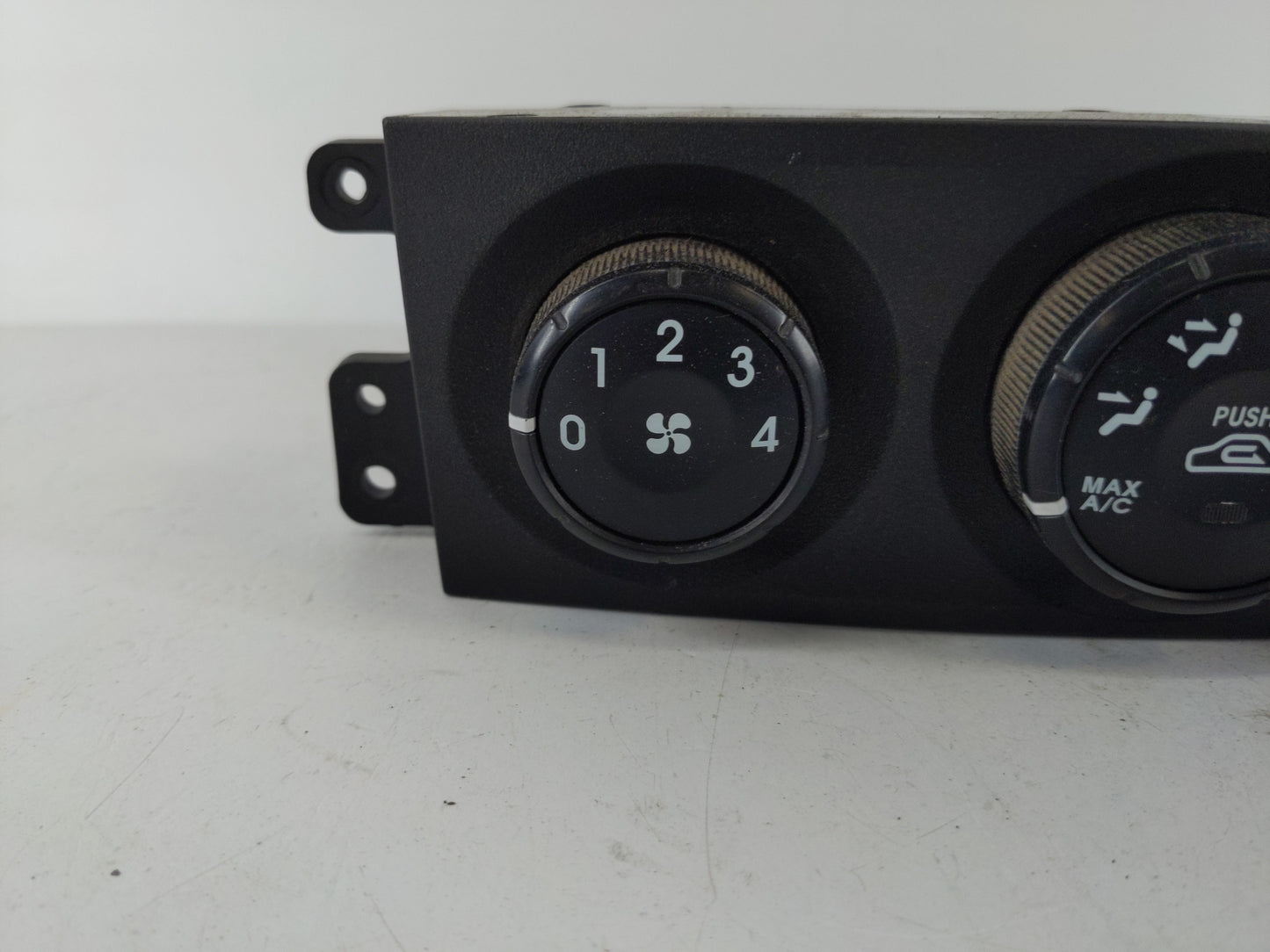 2003-2006 Kia Sorento Climate Control Module Temperature AC/Heater Replacement P/N:97250-3E401 Fits Fits 2003 2004 2005 2006