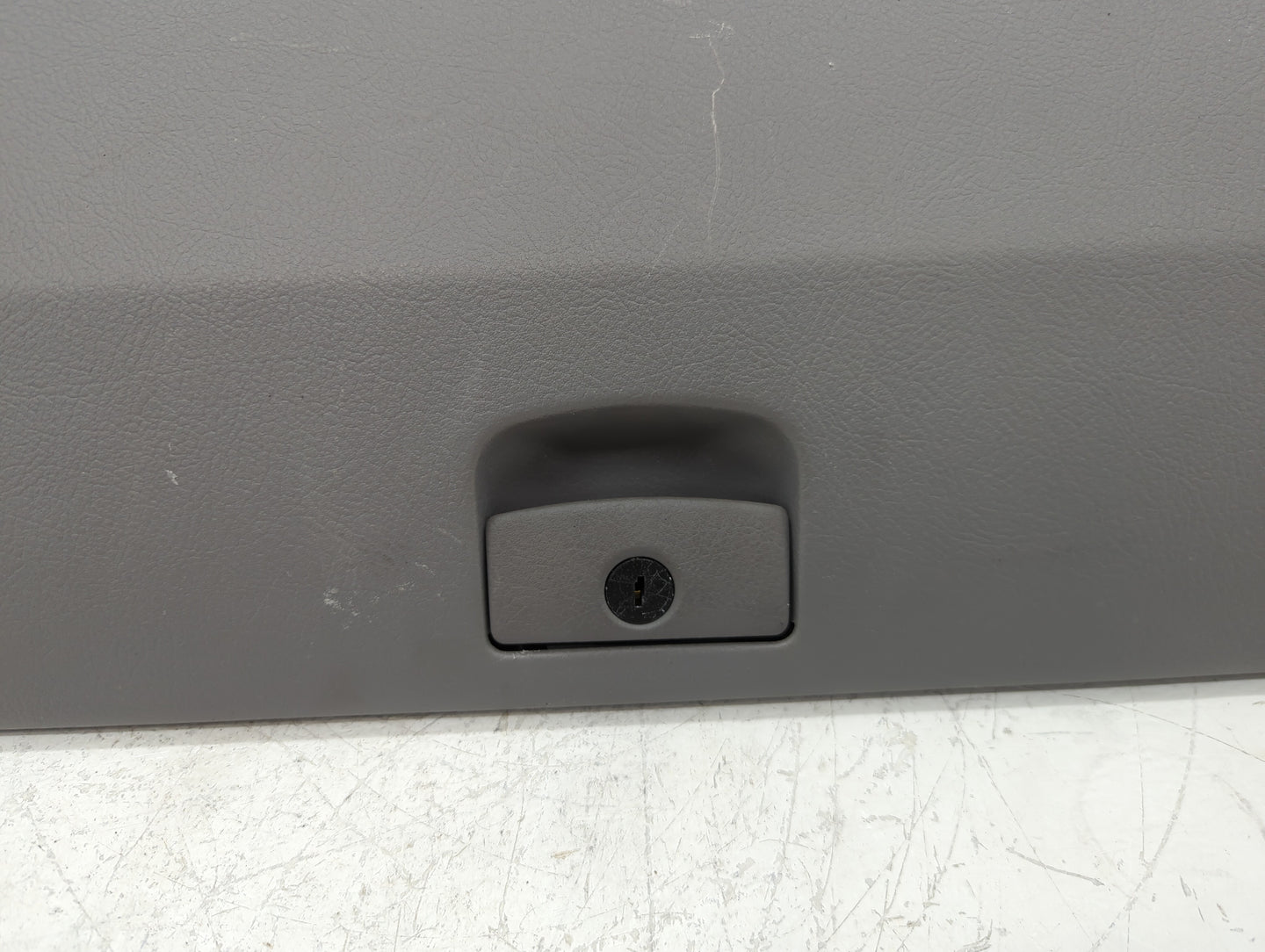 2006 Kia Sorento Passenger Glove Box Door Storage Compartment - Oemusedautoparts1.com