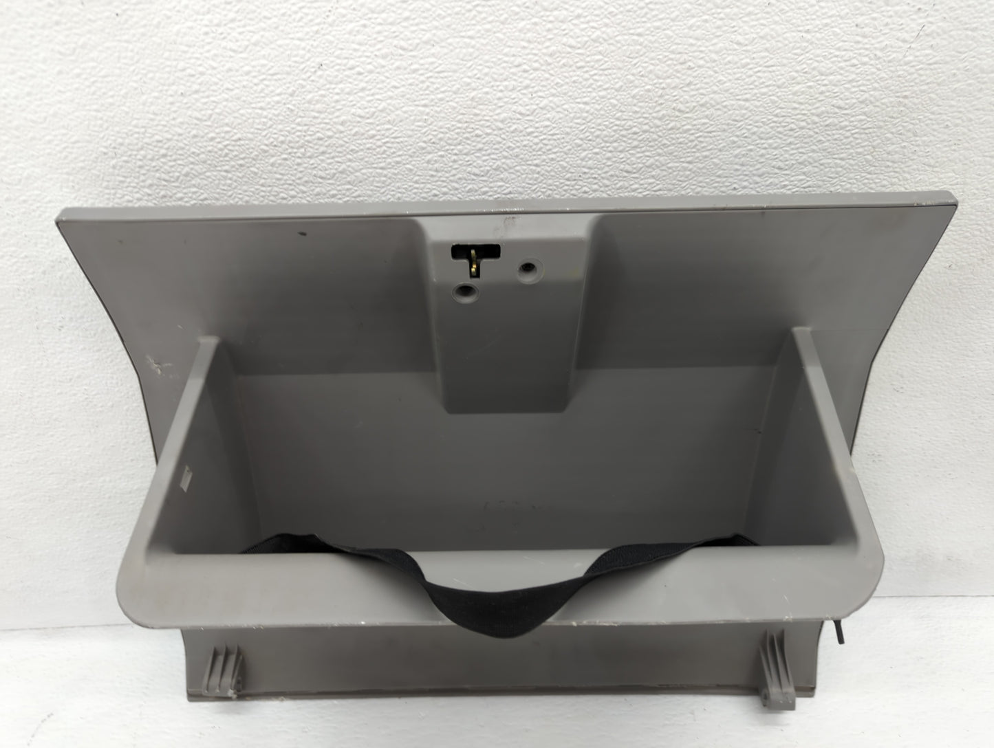 2006 Kia Sorento Passenger Glove Box Door Storage Compartment - Oemusedautoparts1.com