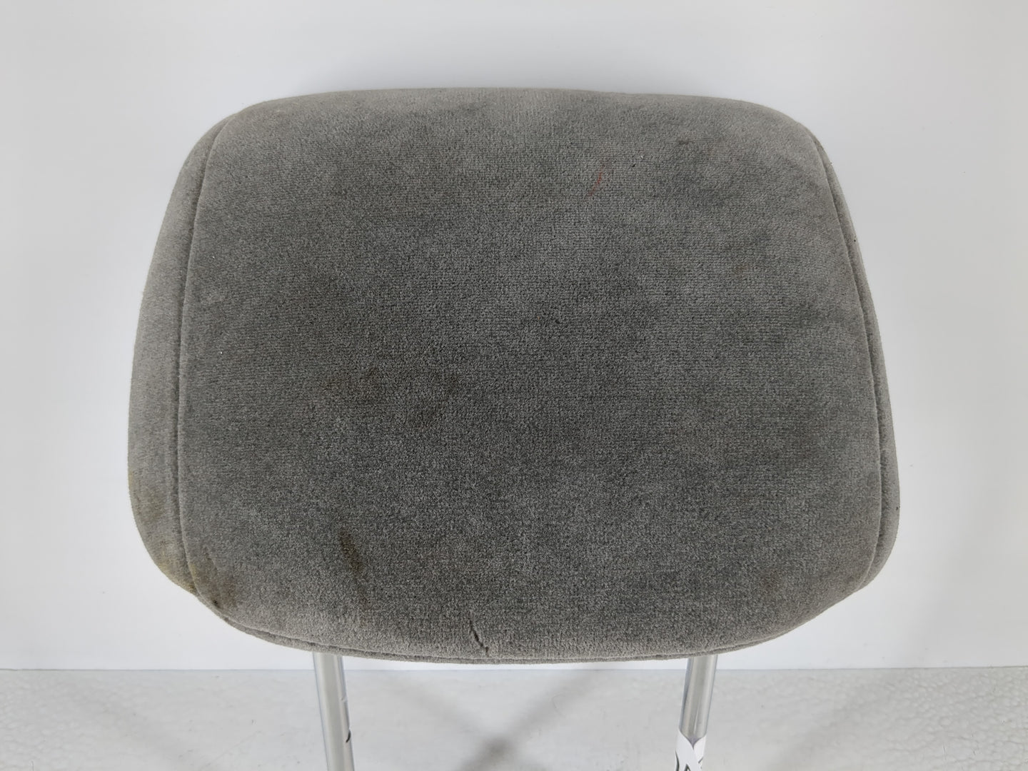 2003-2006 Kia Sorento Headrest Head Rest Front Driver Passenger Seat Fits Fits 2003 2004 2005 2006 OEM Used Auto Parts - Oem