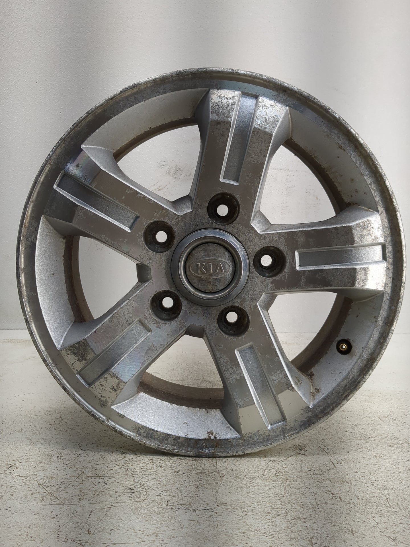 2003-2006 Kia Sorento Oem Wheel Rim 1120242 - Oemusedautoparts1.com