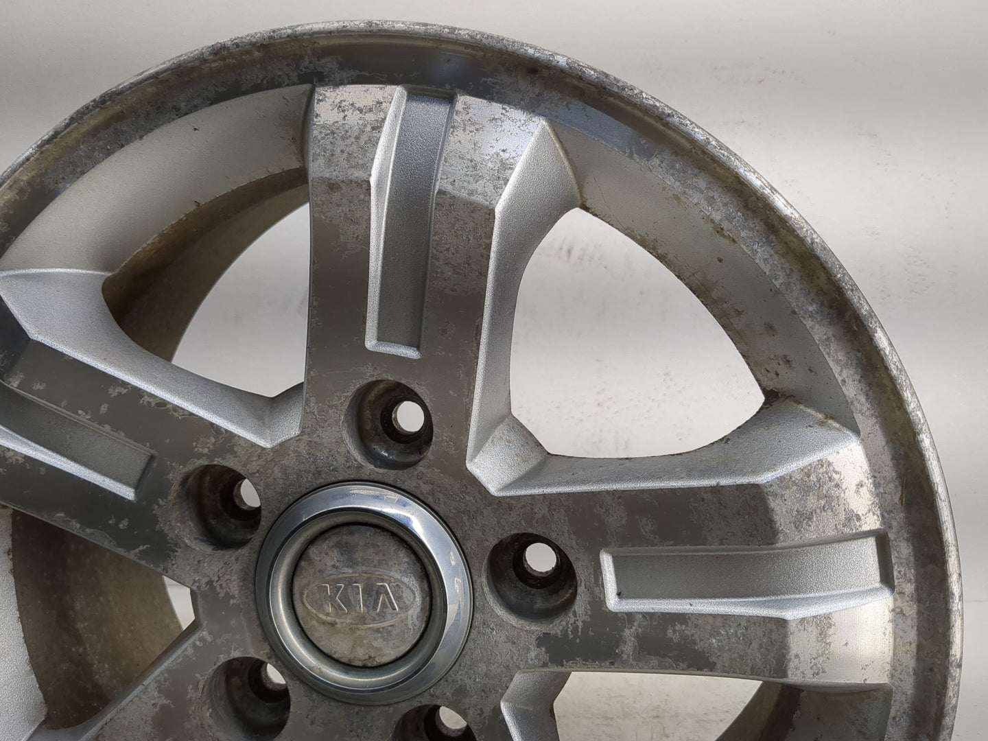 2003-2006 Kia Sorento Oem Wheel Rim 1120242 - Oemusedautoparts1.com