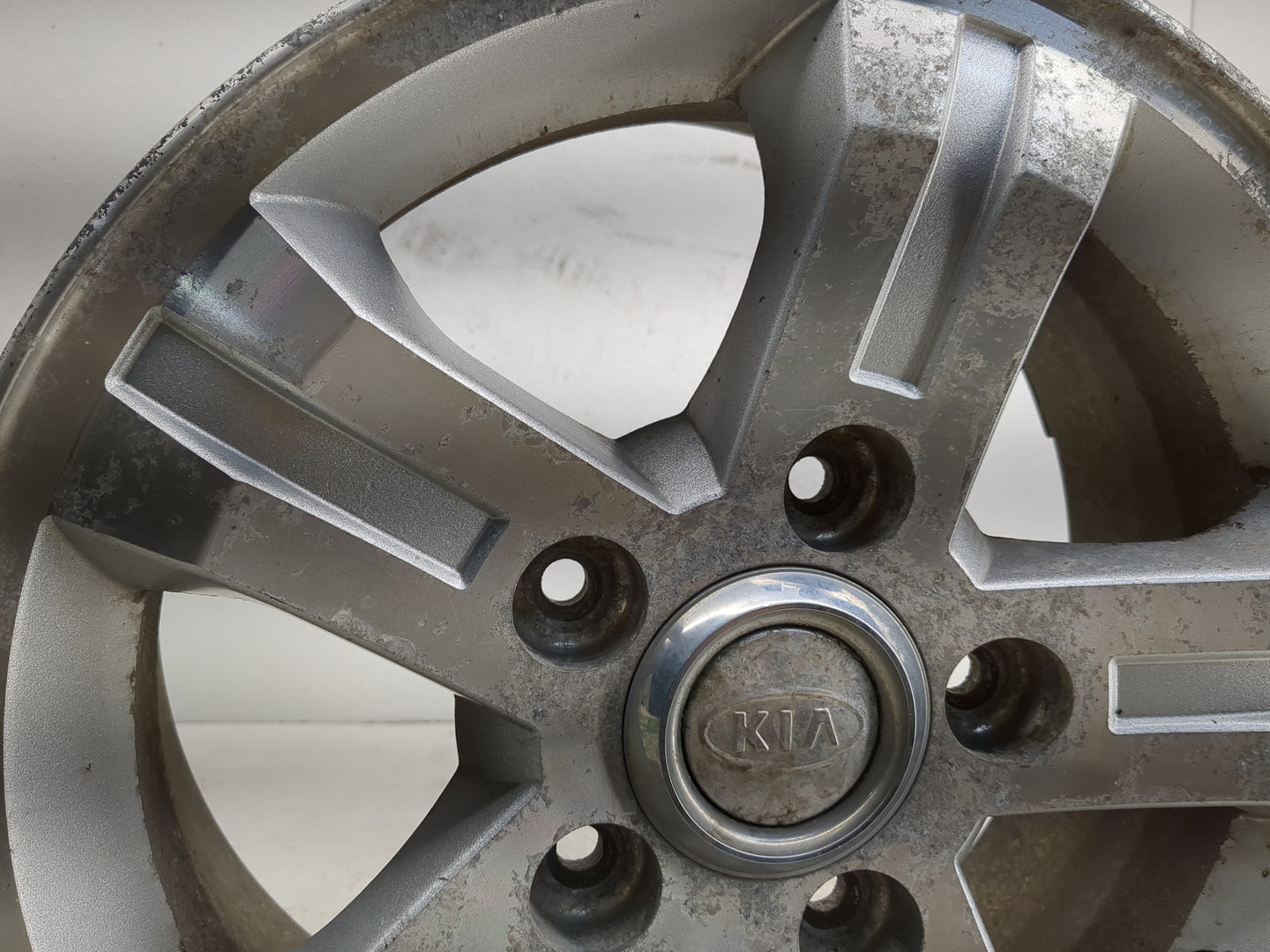 2003-2006 Kia Sorento Oem Wheel Rim 1120242 - Oemusedautoparts1.com