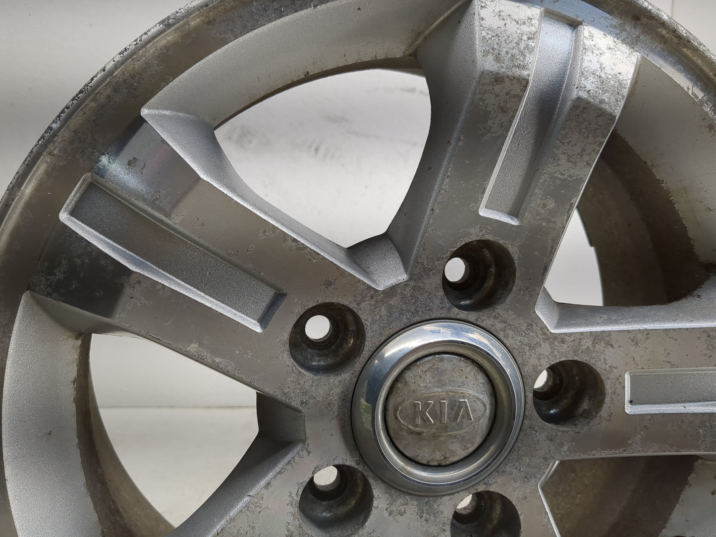 2003-2006 Kia Sorento Oem Wheel Rim 1120242 - Oemusedautoparts1.com