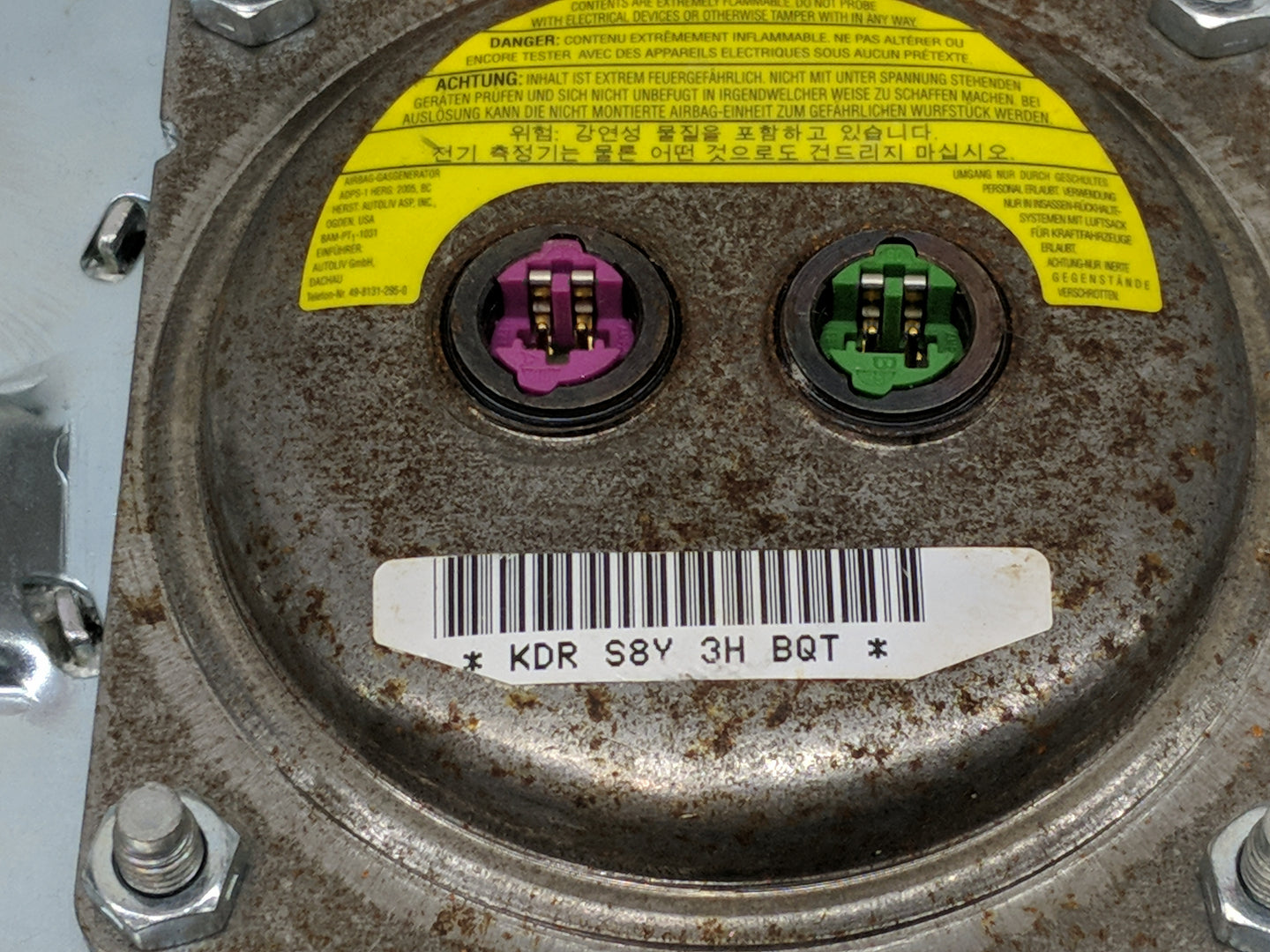 2005-2006 Kia Sorento Air Bag Driver Left Steering Wheel Mounted Black - Oemusedautoparts1.com