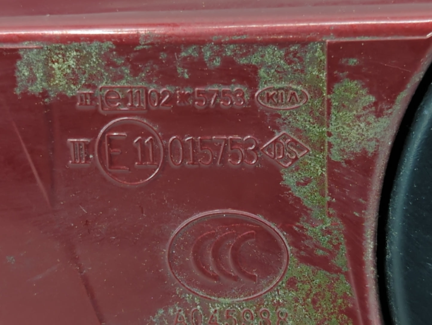 2003-2009 Kia Sorento Driver Side View Mirror - Left Door Mirror OEM Used - Oemusedautoparts1.com