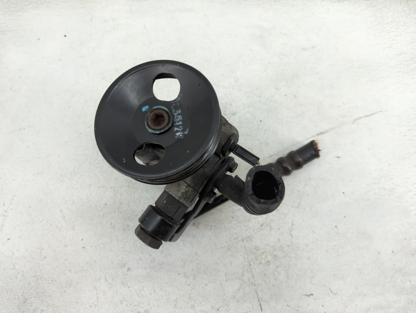 2003-2006 Kia Sorento Power Steering Column Pump Oem - Oemusedautoparts1.com
