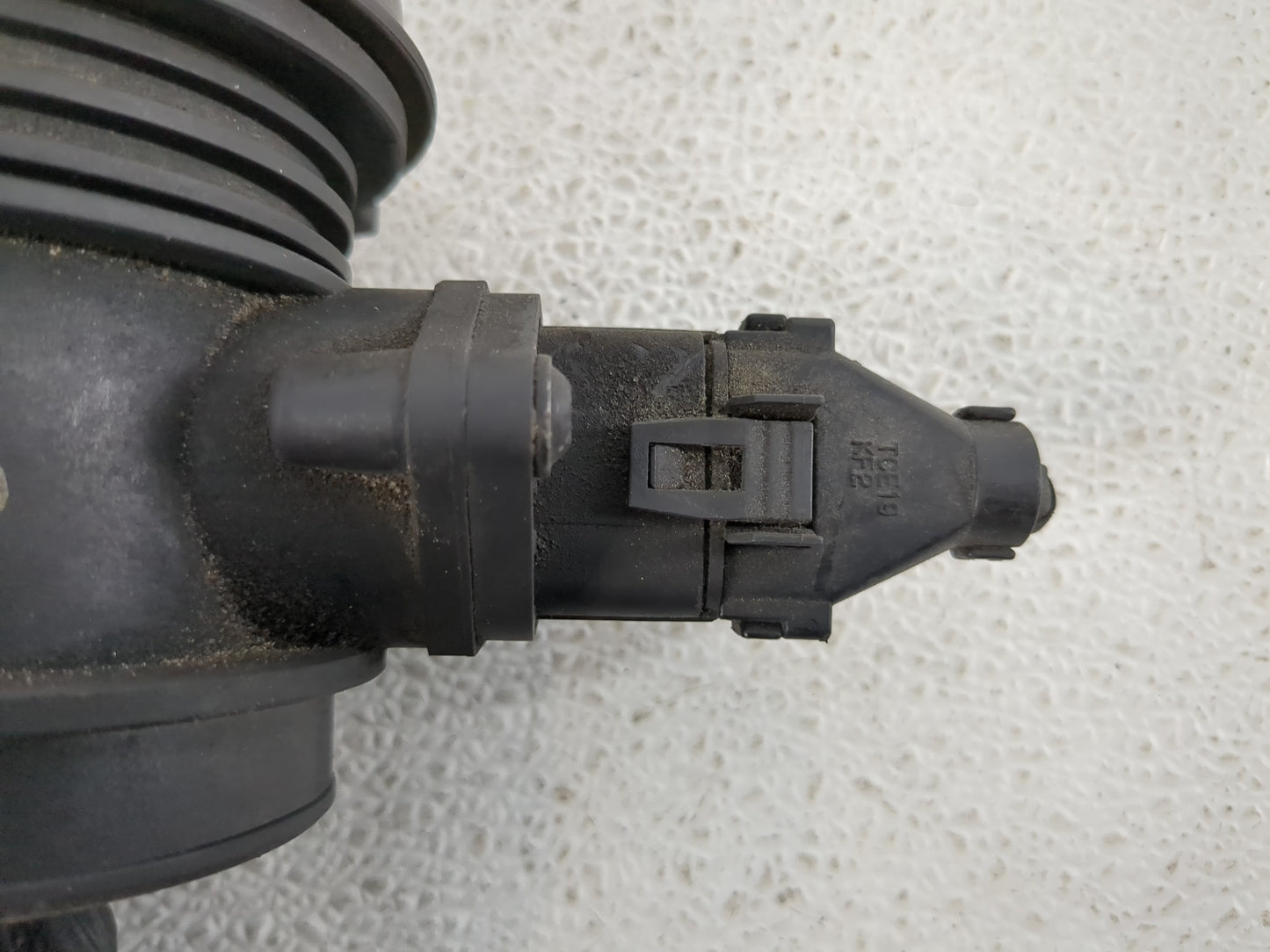 2003-2006 Kia Sorento Mass Air Flow Meter Maf - Oemusedautoparts1.com