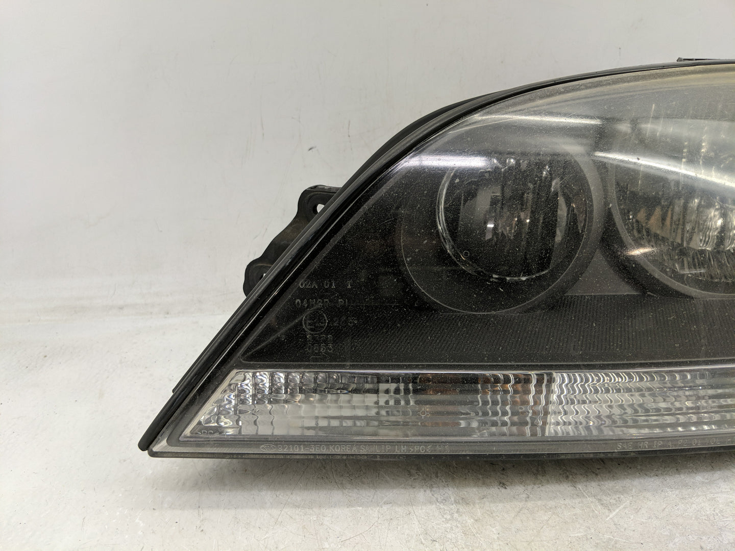 2003-2004 Kia Sorento Driver Left Oem Head Light Headlight Lamp - Oemusedautoparts1.com