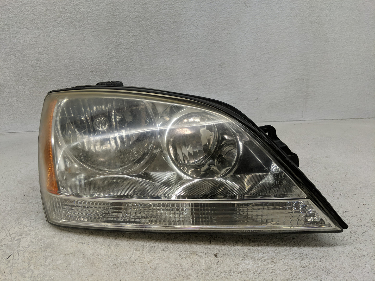 2003-2004 Kia Sorento Passenger Right Oem Head Light Headlight Lamp - Oemusedautoparts1.com