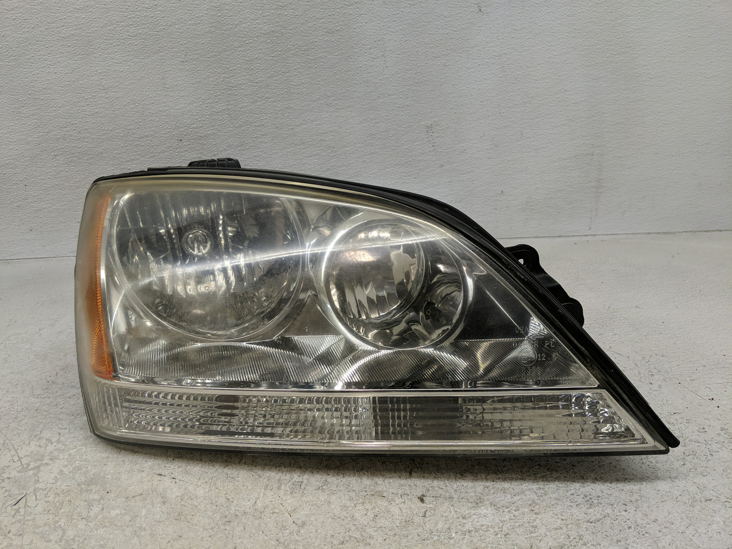 2003-2004 Kia Sorento Passenger Right Oem Head Light Headlight Lamp - Oemusedautoparts1.com