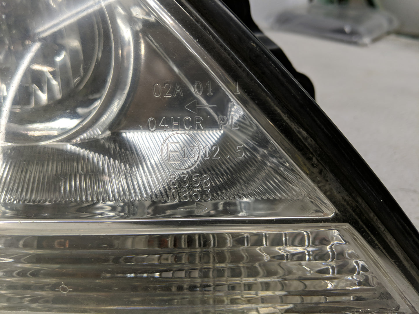 2003-2004 Kia Sorento Passenger Right Oem Head Light Headlight Lamp - Oemusedautoparts1.com