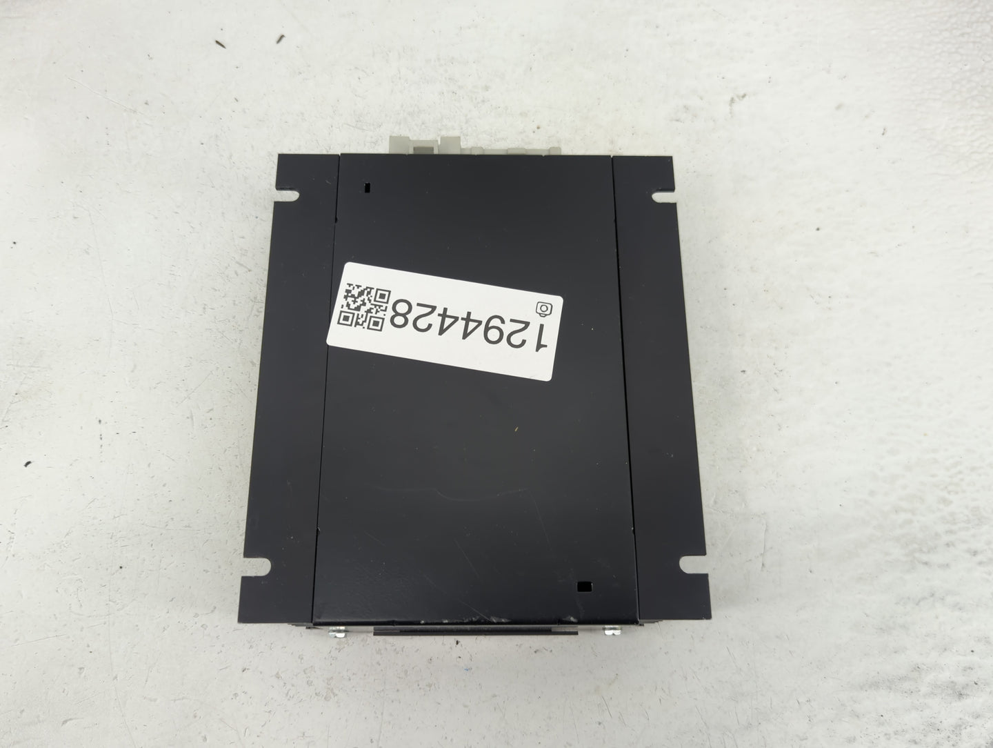 2003-2006 Kia Sorento Radio AM FM Cd Player Receiver Replacement P/N:96390-3E000 Fits Fits 2003 2004 2005 2006 OEM Used Auto