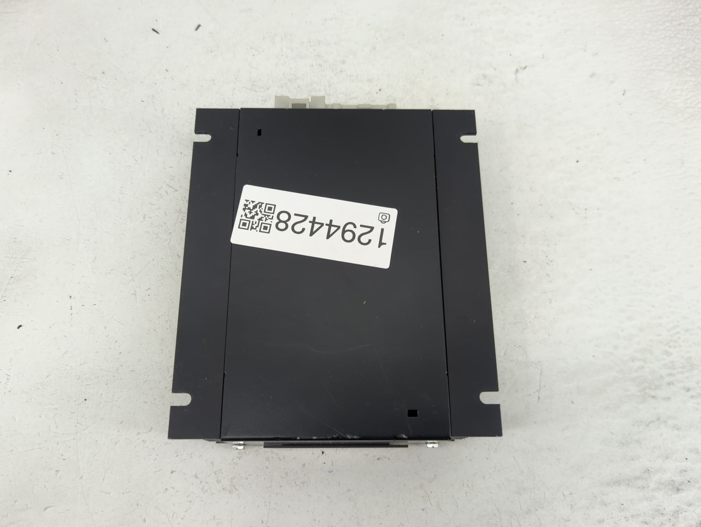 2003-2006 Kia Sorento Radio AM FM Cd Player Receiver Replacement P/N:96390-3E000 Fits Fits 2003 2004 2005 2006 OEM Used Auto