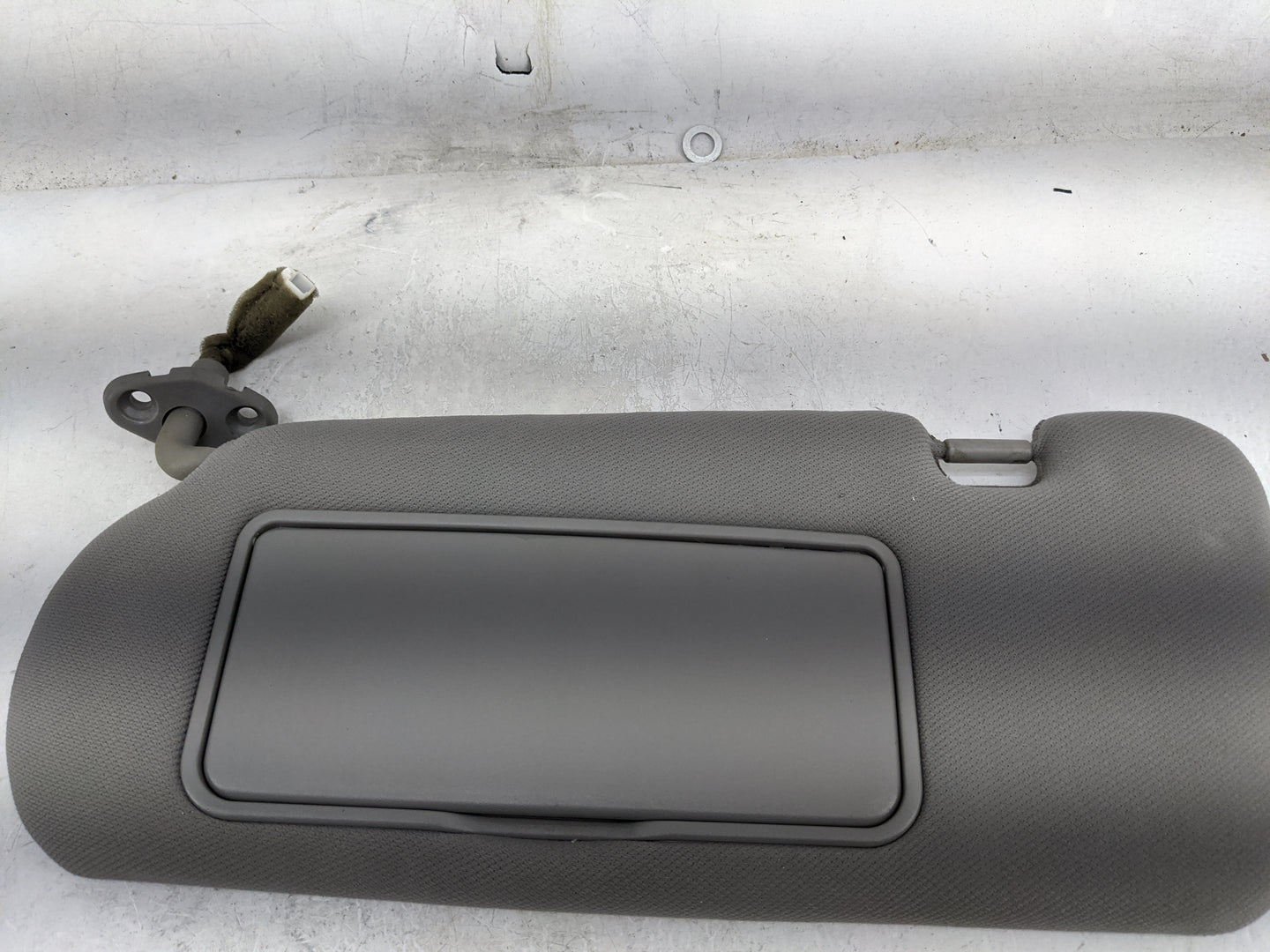 2005-2007 Kia Sorento Sun Visor Shade Replacement Driver Left Mirror Fits Fits 2005 2006 2007 OEM Used Auto Parts - Oemuseda