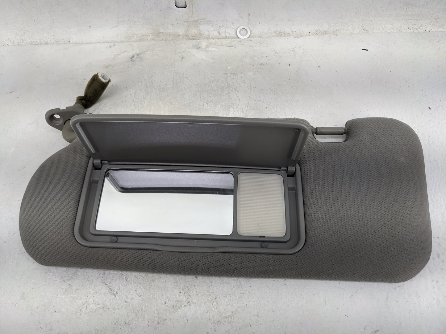 2005-2007 Kia Sorento Sun Visor Shade Replacement Driver Left Mirror Fits Fits 2005 2006 2007 OEM Used Auto Parts - Oemuseda