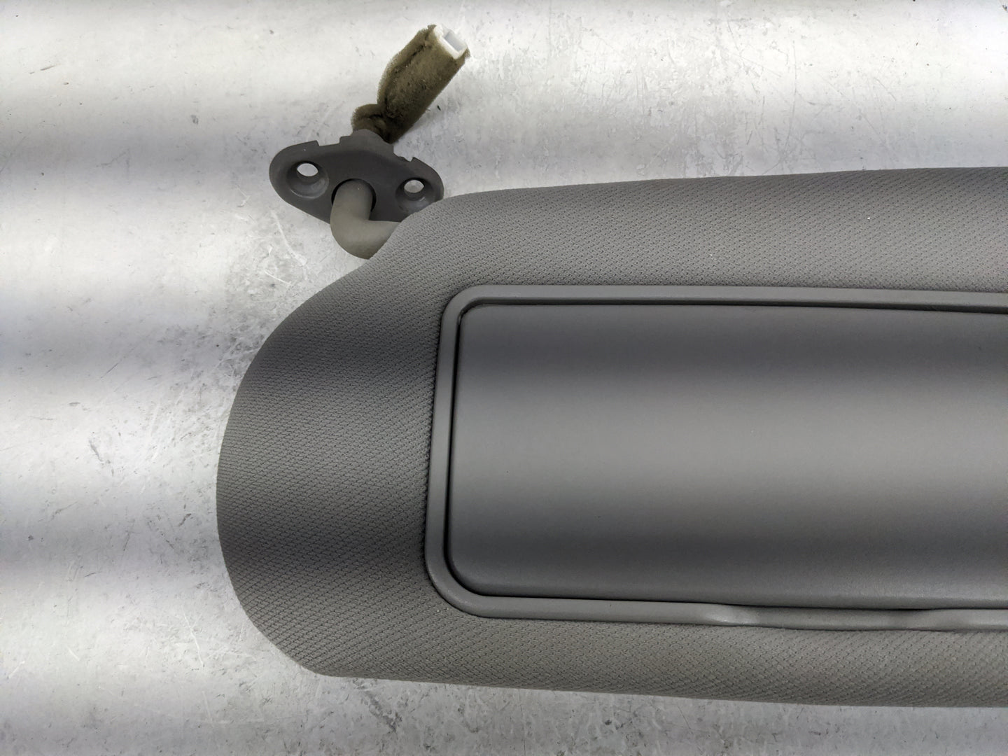 2005-2007 Kia Sorento Sun Visor Shade Replacement Driver Left Mirror Fits Fits 2005 2006 2007 OEM Used Auto Parts - Oemuseda