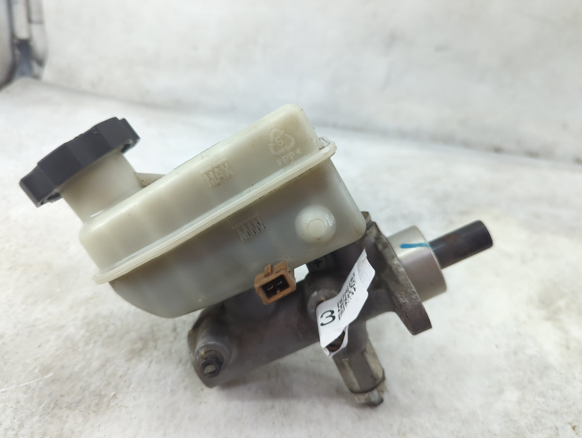2003-2006 Kia Sorento Brake Master Cylinder - Oemusedautoparts1.com